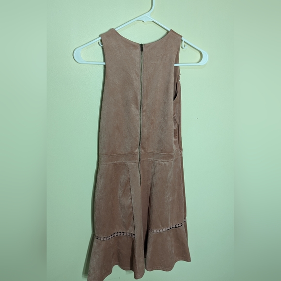 Velvet dress with flower embroidery - Picture 1 of 3